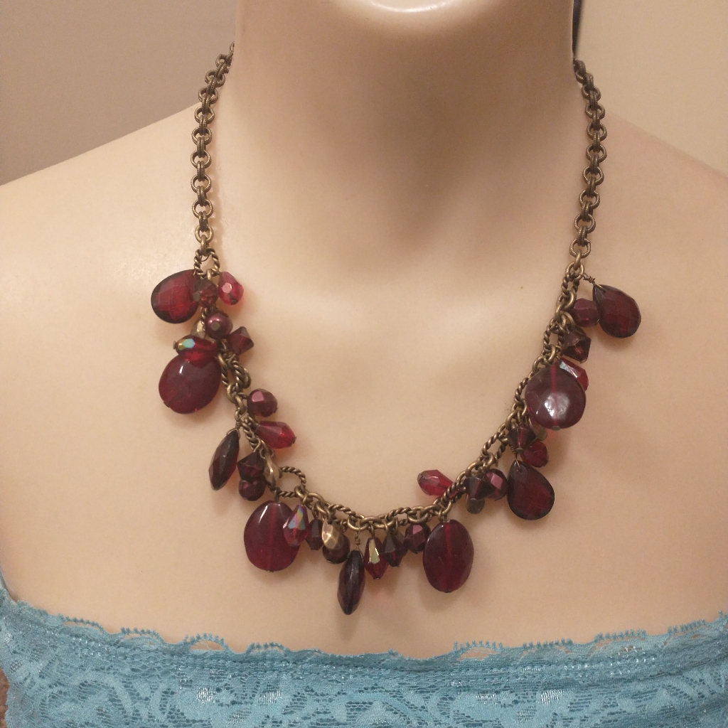 Coldwater Creek Glass Beaded Necklace 13$